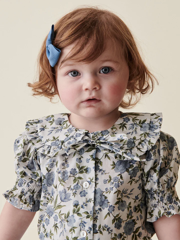 small bow clip C dusty blue