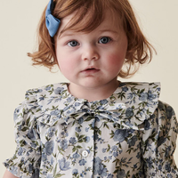 small bow clip C dusty blue