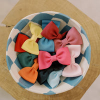 small bow clip lemon