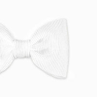 small bow clip C white