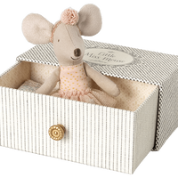 little sister dance mouse in daybed